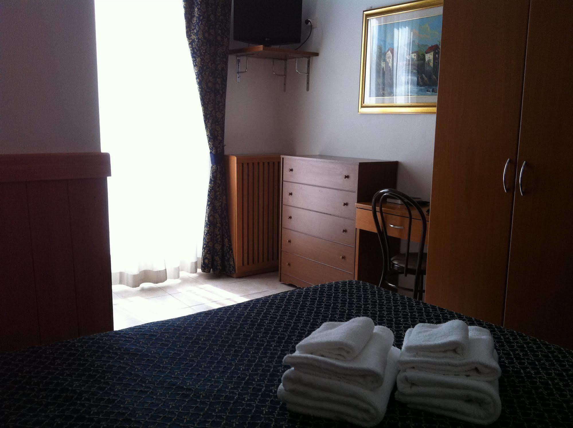 Hotel Aurelia Milano Centrale Exteriör bild