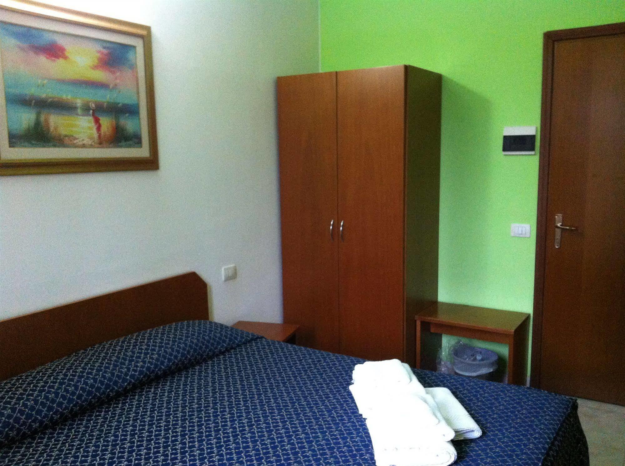 Hotel Aurelia Milano Centrale Exteriör bild